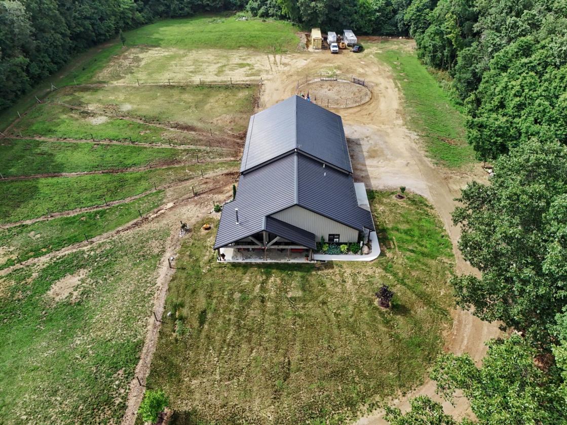Gorgeous home with equestrian amenities - photo 8