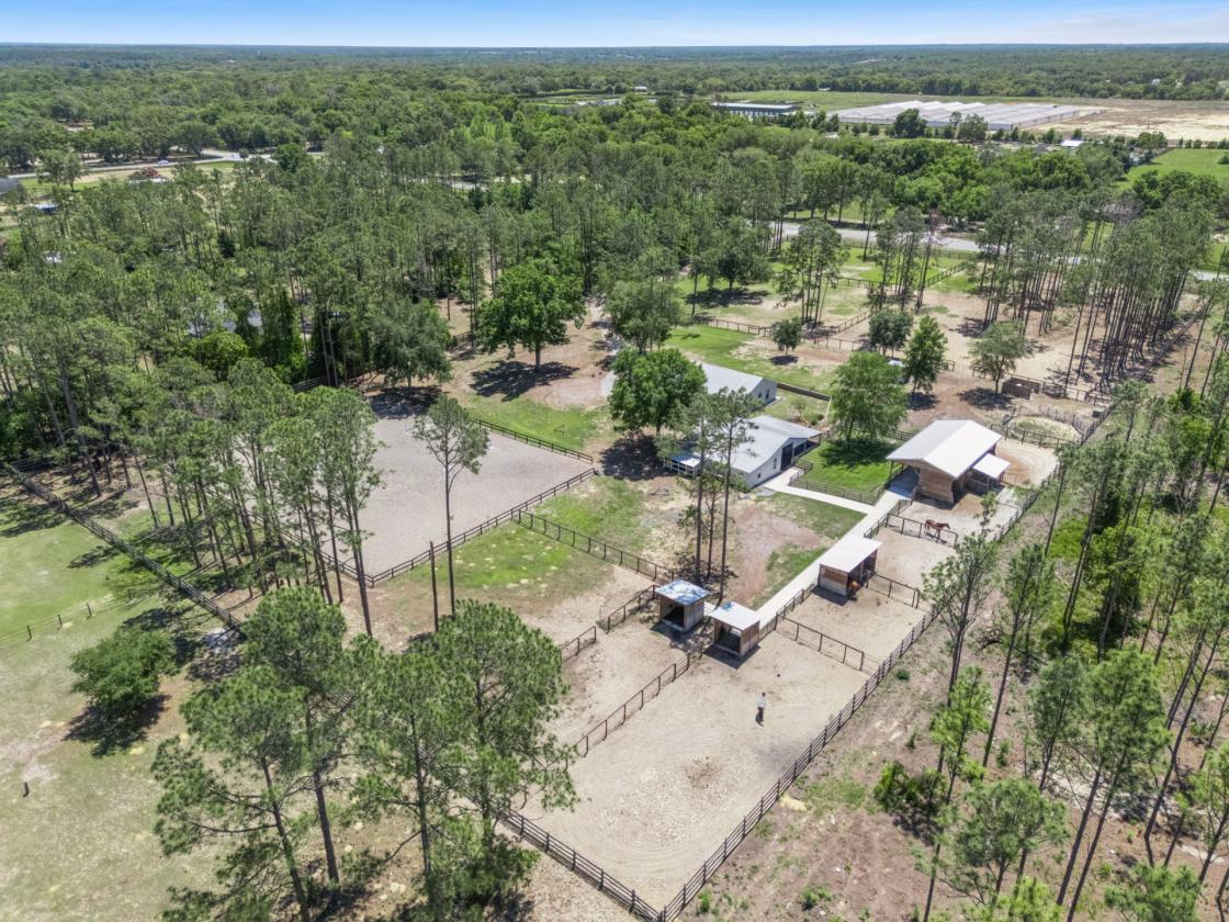 Turnkey Equestrian Retreat near Ocala - photo 7