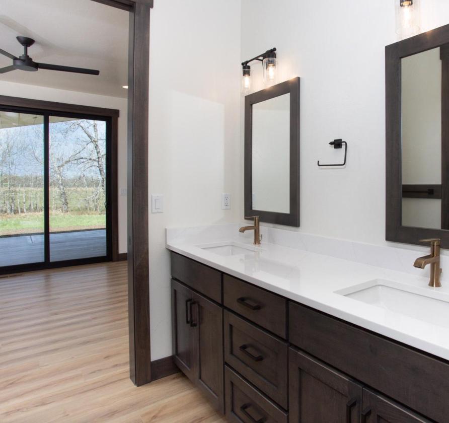 Stunning New Home w/ Mountain Views on 5.2 acres - photo 24