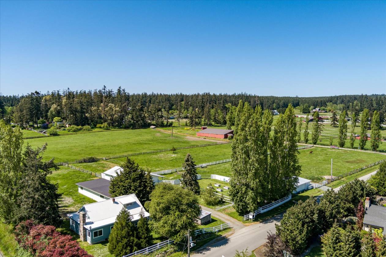 Horse Property for sale.