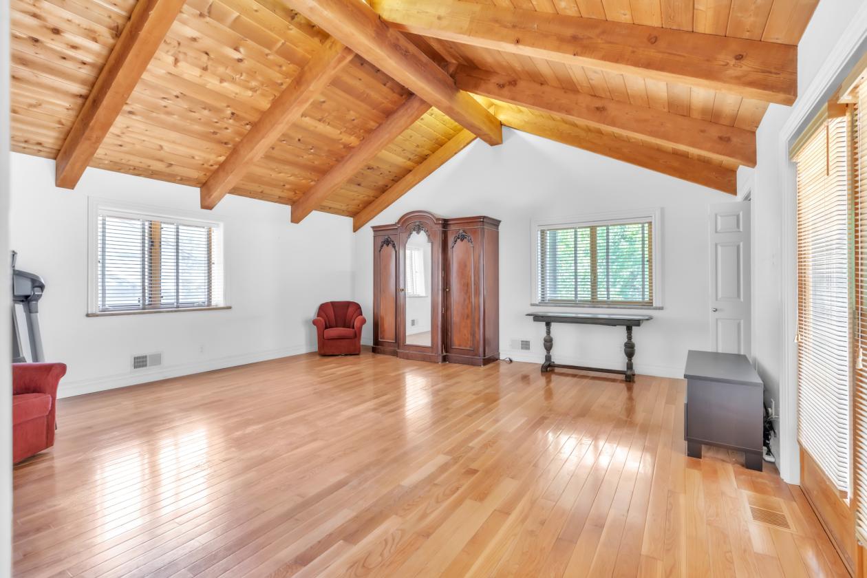 Custom home on nearly 15 acres of private land - photo 7