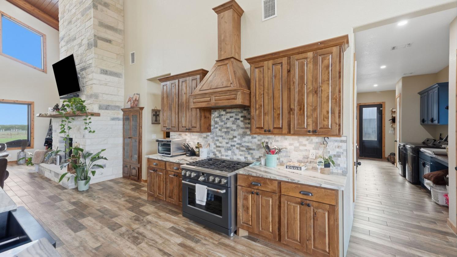 Turnkey Barndominium on 18 Acres - photo 8
