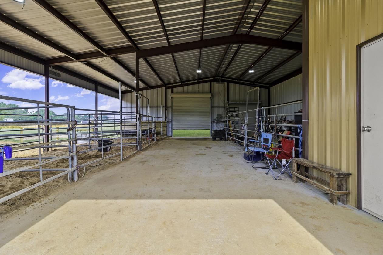 Complete Turnkey Country Horse Property - photo 11