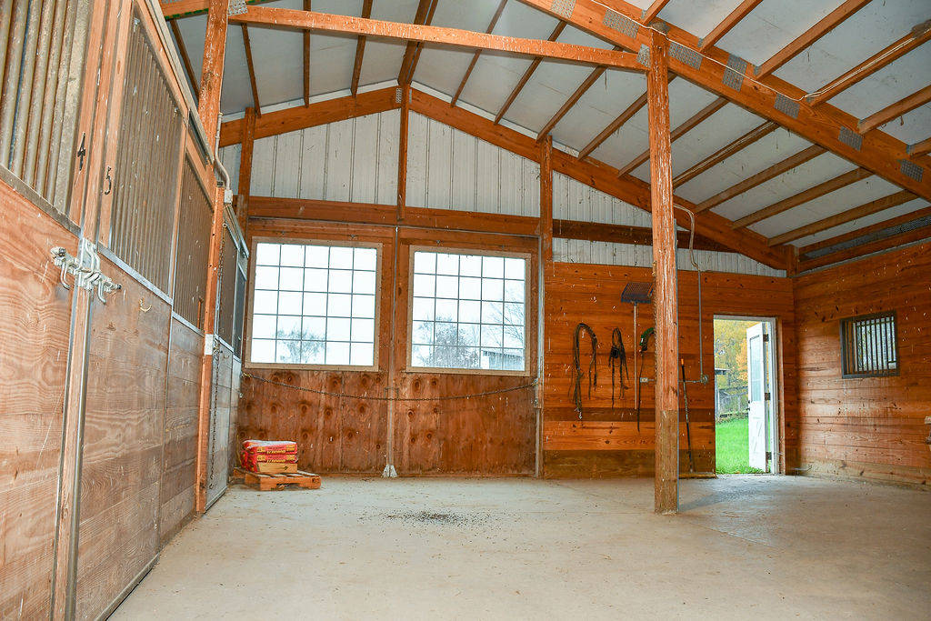 Farm House And 8 Stall Horse Barn With Indoor Arena 