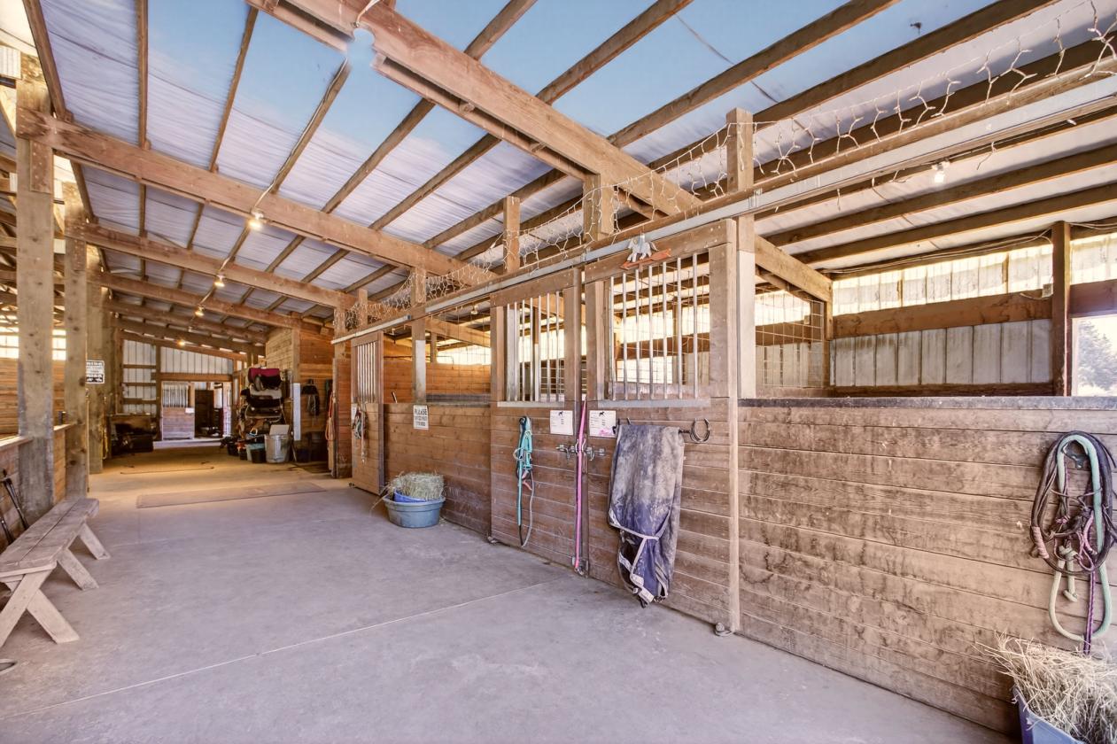 16 Stall Toledo Horse Facility - photo 5