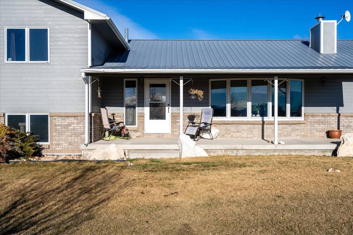 59.3AC, Irrigated Pasture, Indoor Arena, and Home - photo 18