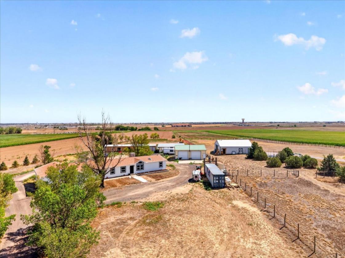 Exceptional Country Living on 4.26 Acres - photo 3