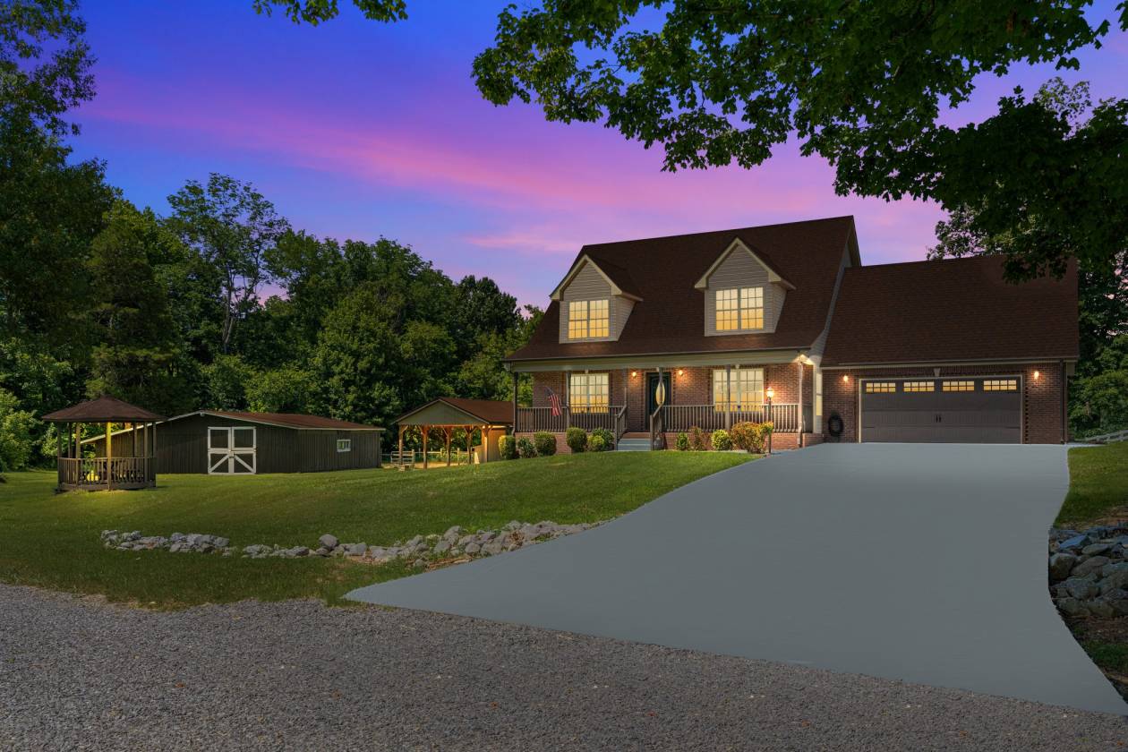 Horse Property for sale.