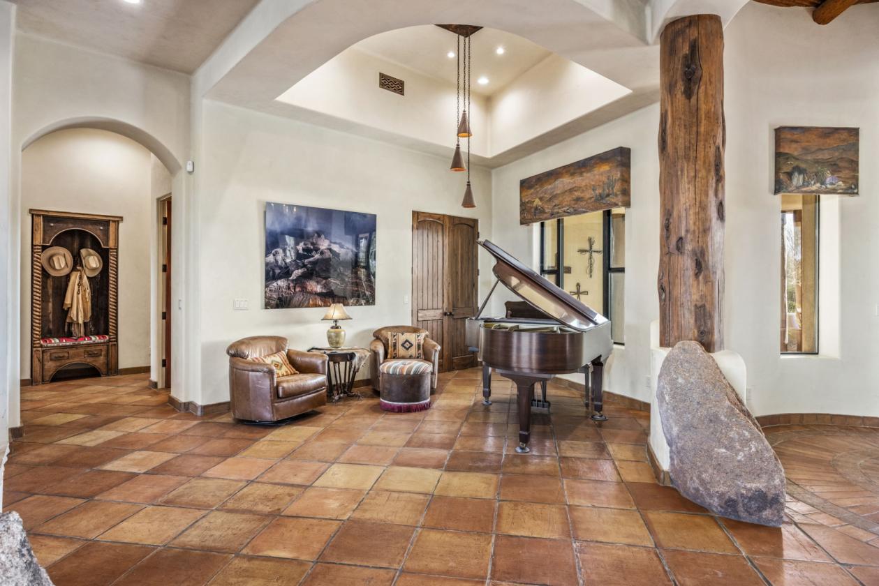 11 Acre Luxury Horse Property - Mountain Views - photo 13