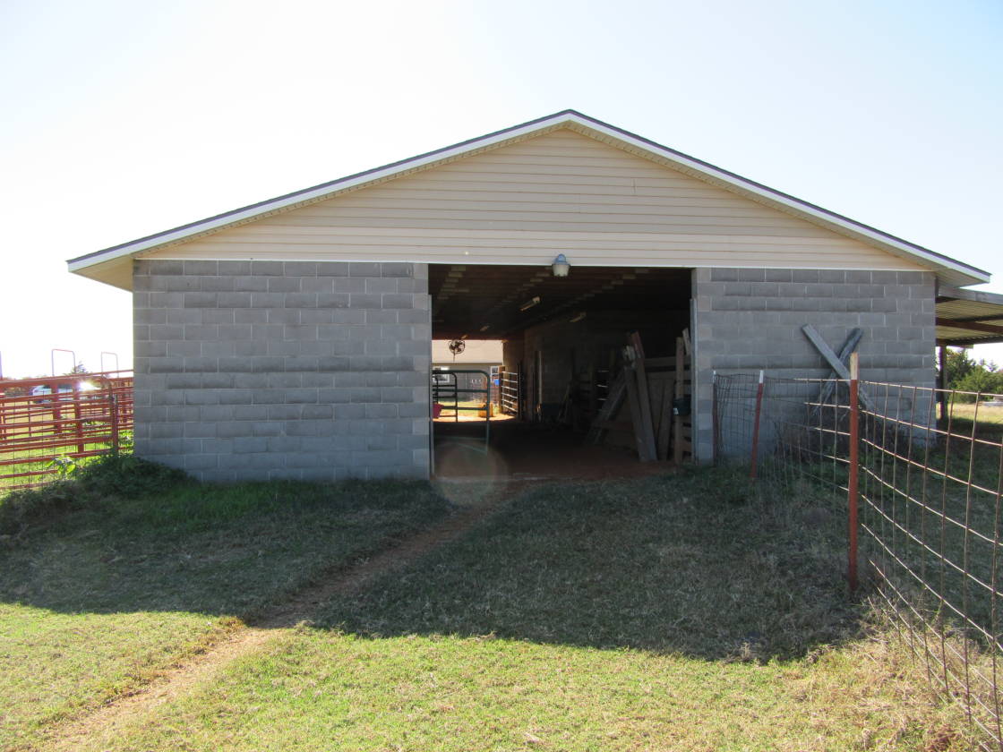 20 acre Horse Property / 6 stall barn, totally fenced... Chandler