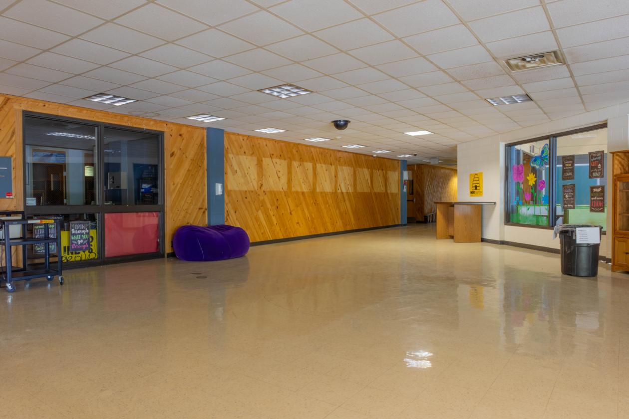 Covered Arena and Rural School on 49 Acres - photo 20