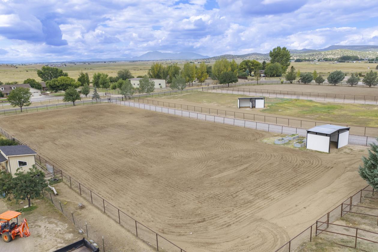 Exquisite Horse Property, Trail access from home - photo 15