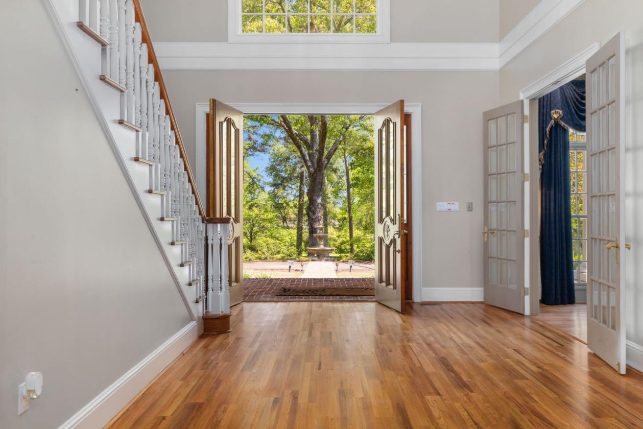 Timeless Southern Estate on 102 acres - photo 7