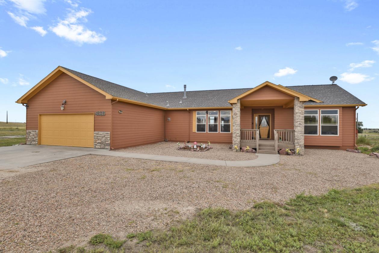 Equestrian Property for the Horse Enthusiast - photo 1