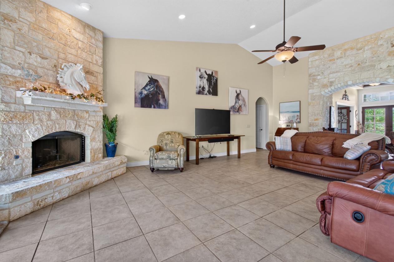 Comal County Equestrian Home - photo 20