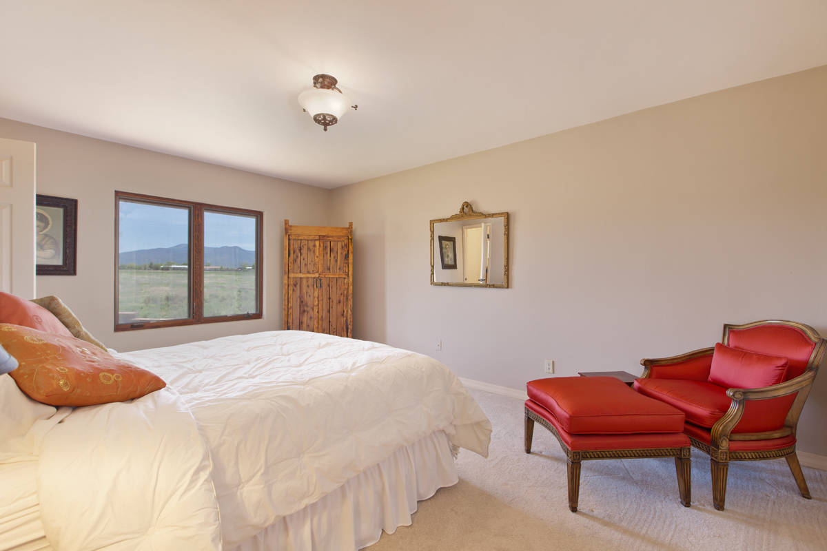 Rare Equestrian Ranch in the Taos Valley with Water Rights Taos, Taos