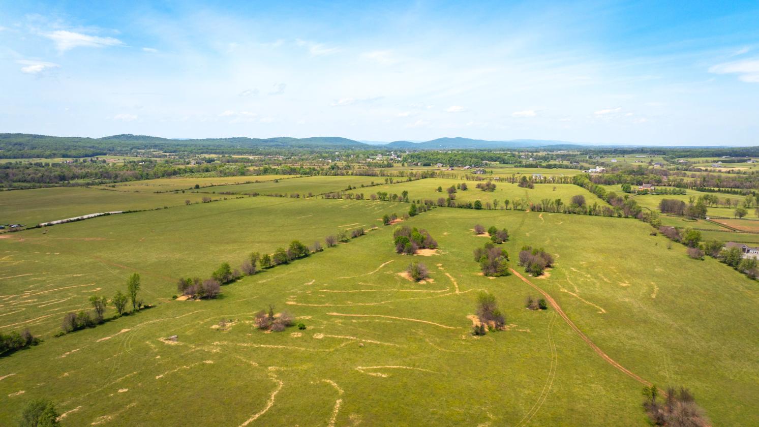 Stunning 1,000+ Acre Equestrian Land - photo 4