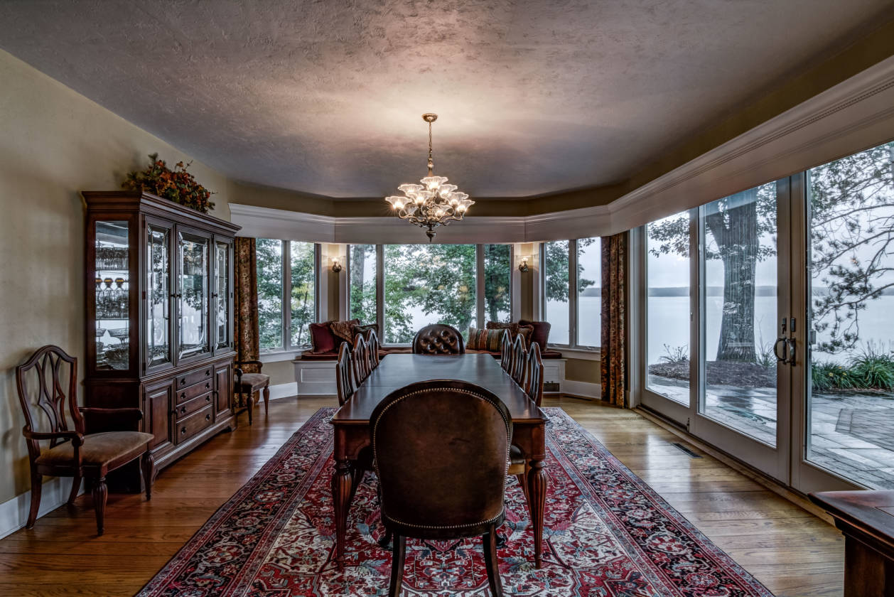 PRICE REDUCED!Luxury, ONEOFAKIND, estate!! 28+ acres on Beautiful