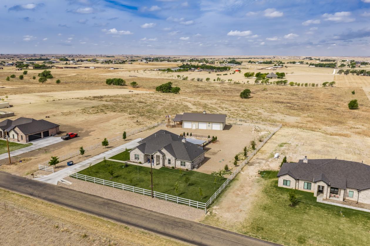 Beautiful Horse Property with a Pool! - photo 26