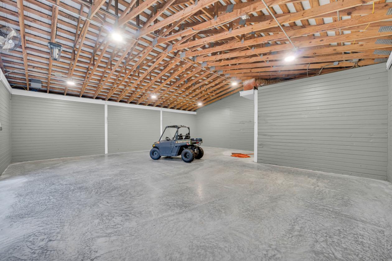Luxury 79-Acre Horse Farm with 24-Stall Barn - photo 9