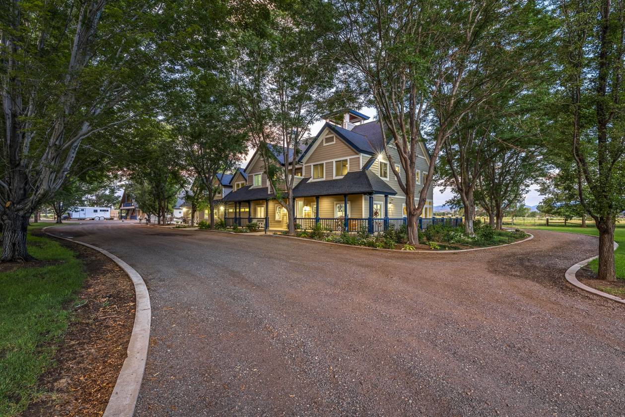 Horse Property for sale.