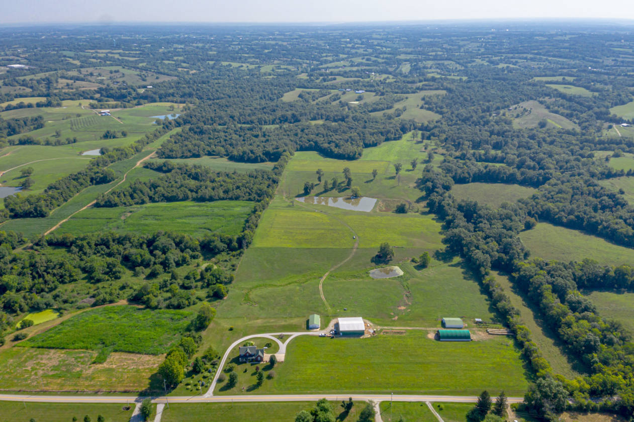 horse/cattle farm in Henry County, KY with beautiful home. Sulphur