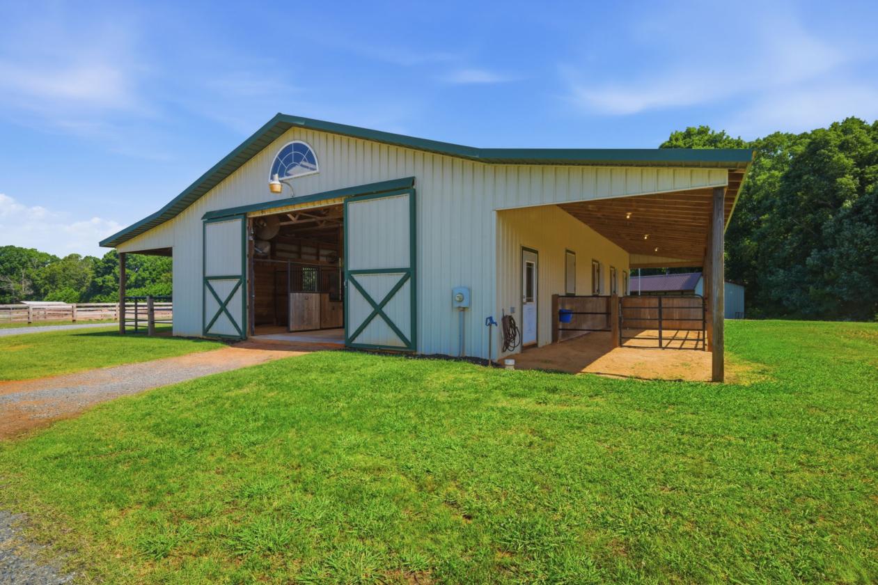 Luxury Equestrian Estate | 27 Acres - photo 4
