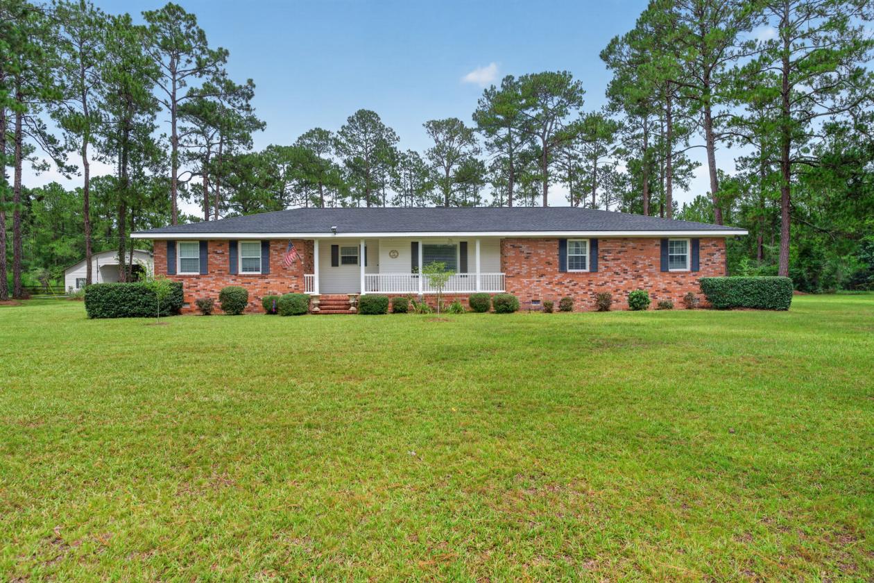Exceptional 23.2-acre Country Property - photo 2