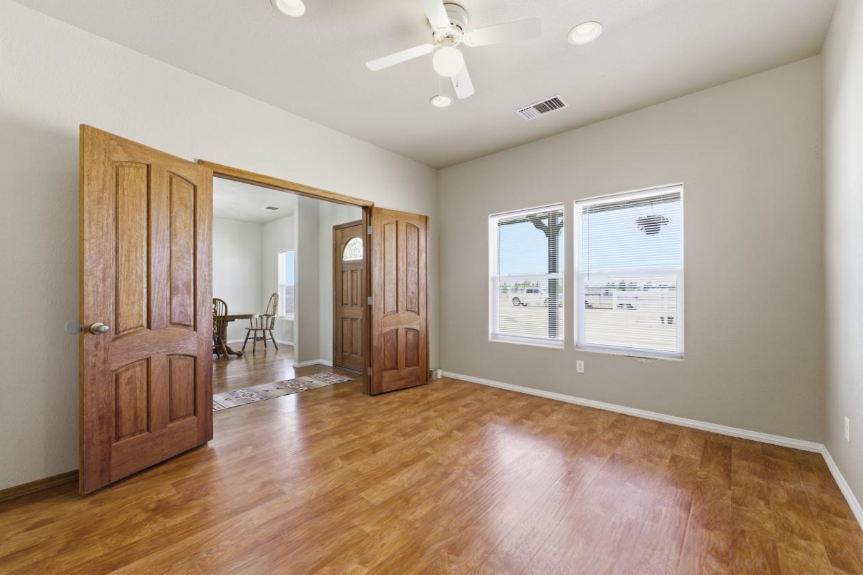 Turn key Ranch in west Lancaster - photo 15