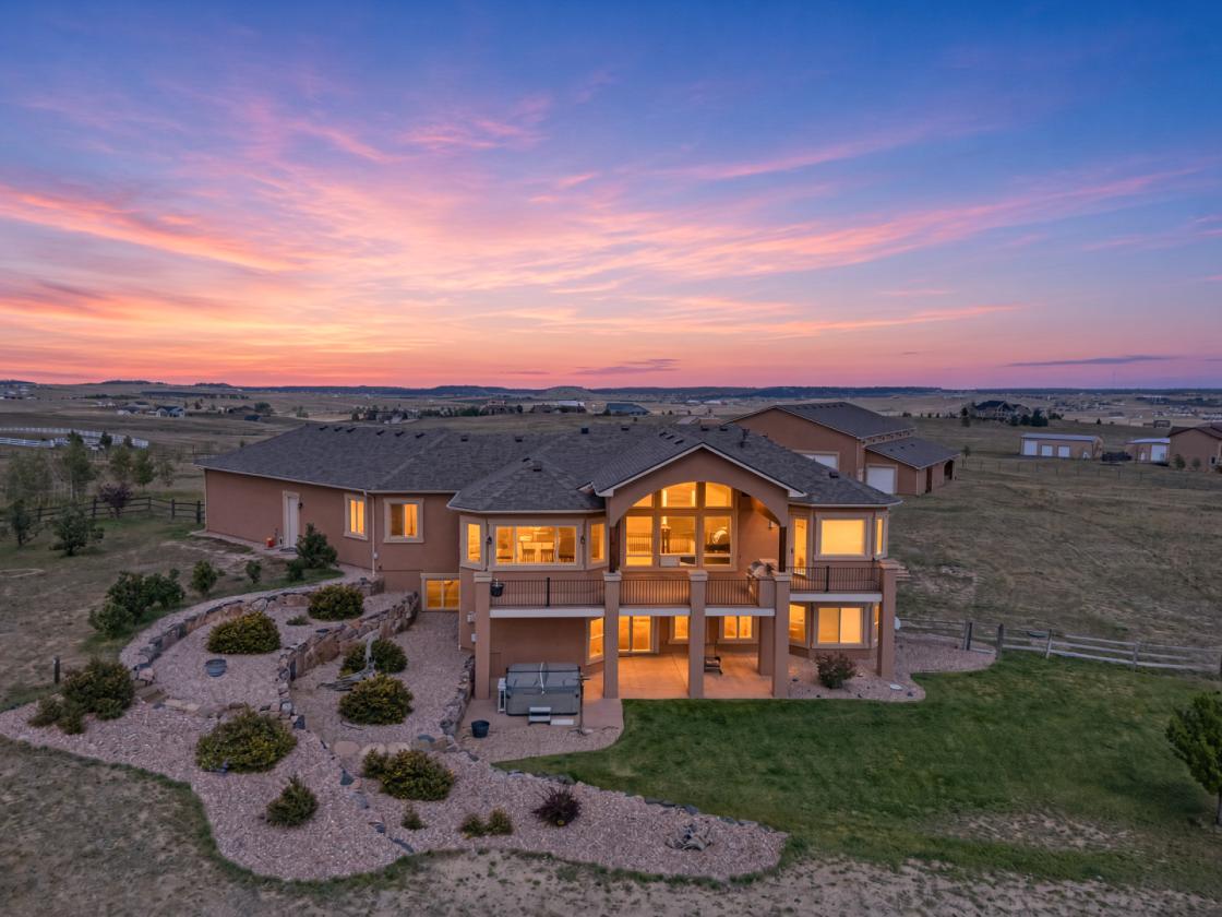 Gorgeous Mountain Contemporary Home on 35 Acres - photo 6