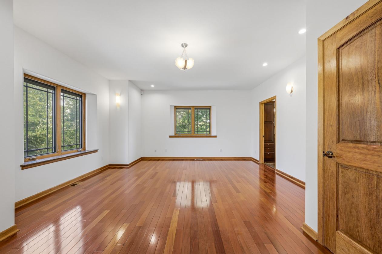 A home and property built for generations - photo 17