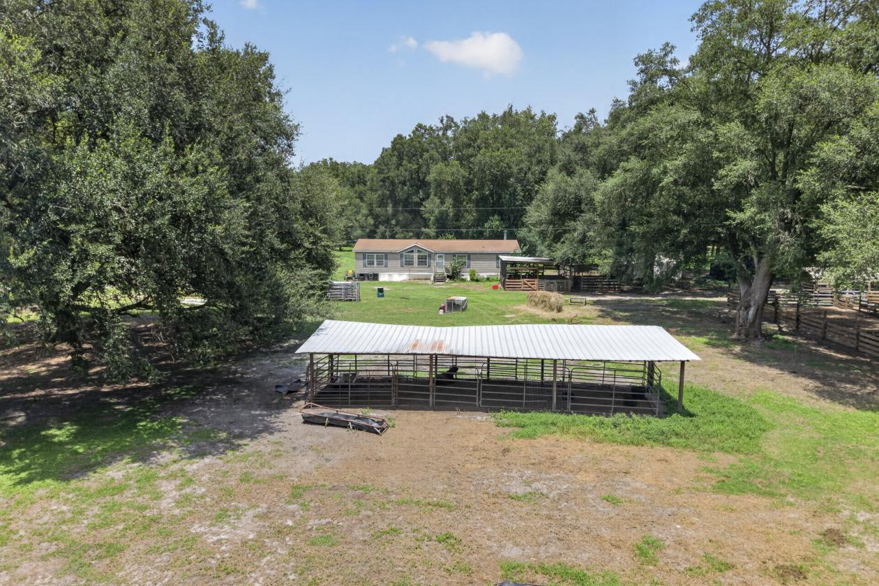 10-acre agricultural property - photo 3