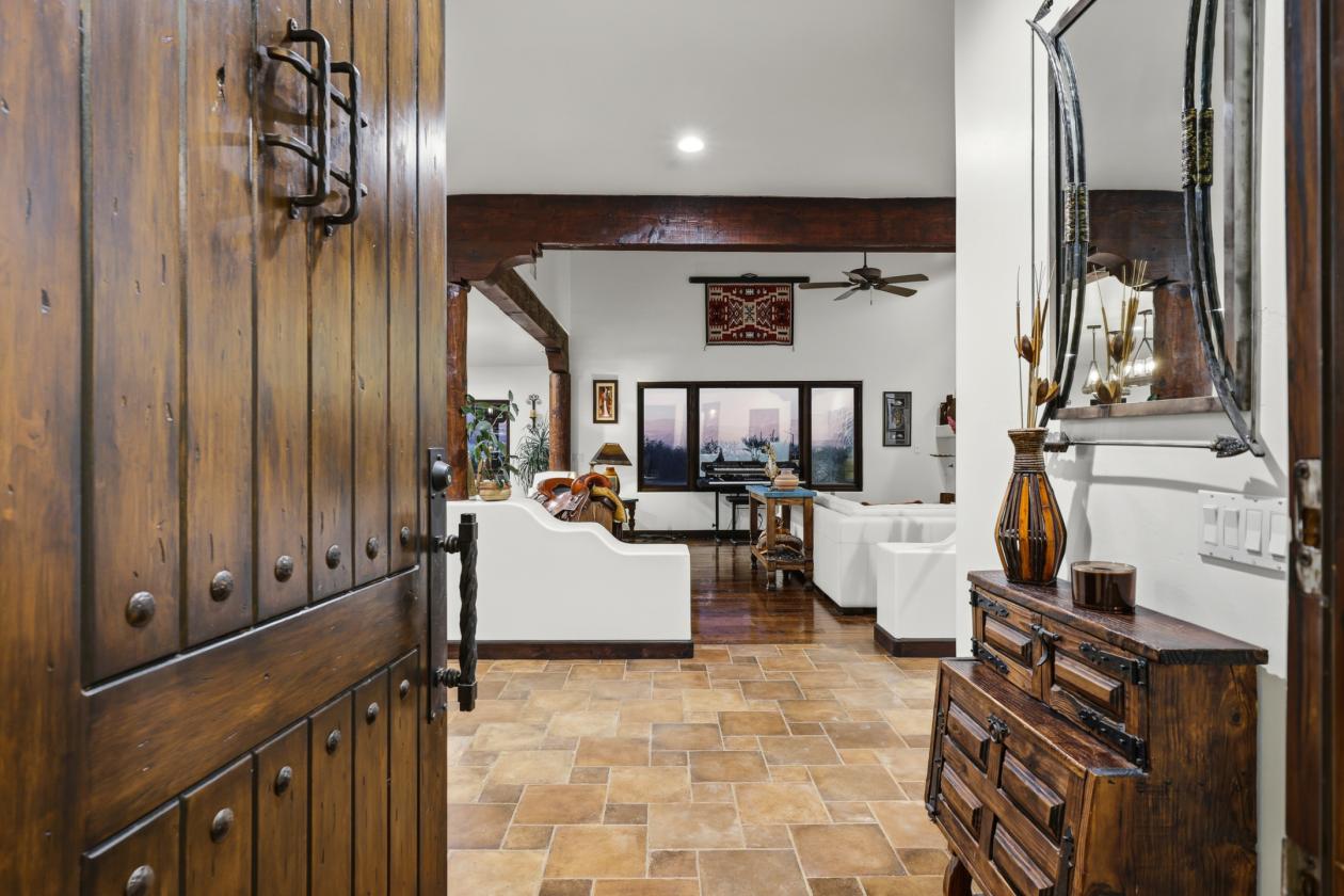 Refined Equestrian Estate - photo 9