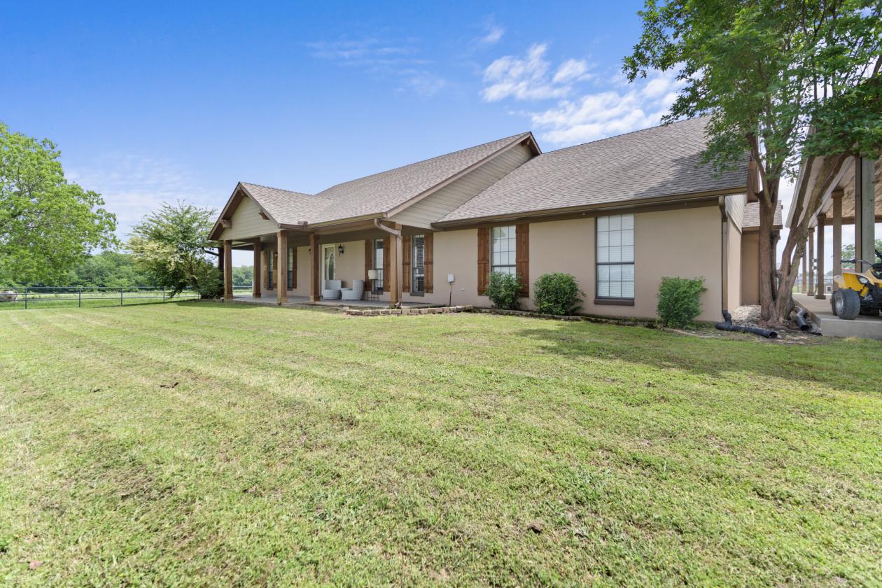 64 ACRE EQUASTRIAN RANCH WITH ARENA IN EAST TEXAS - photo 18