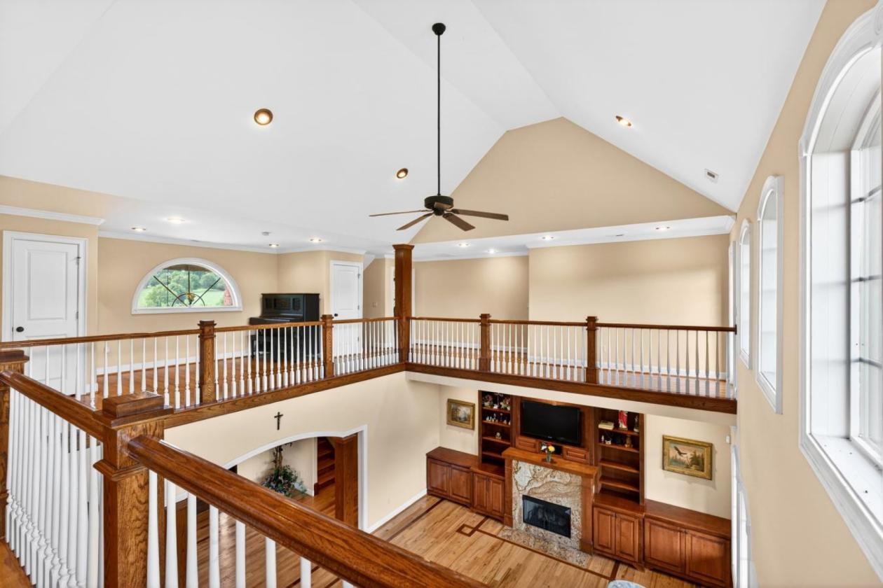 Lake Front Manor! - photo 22