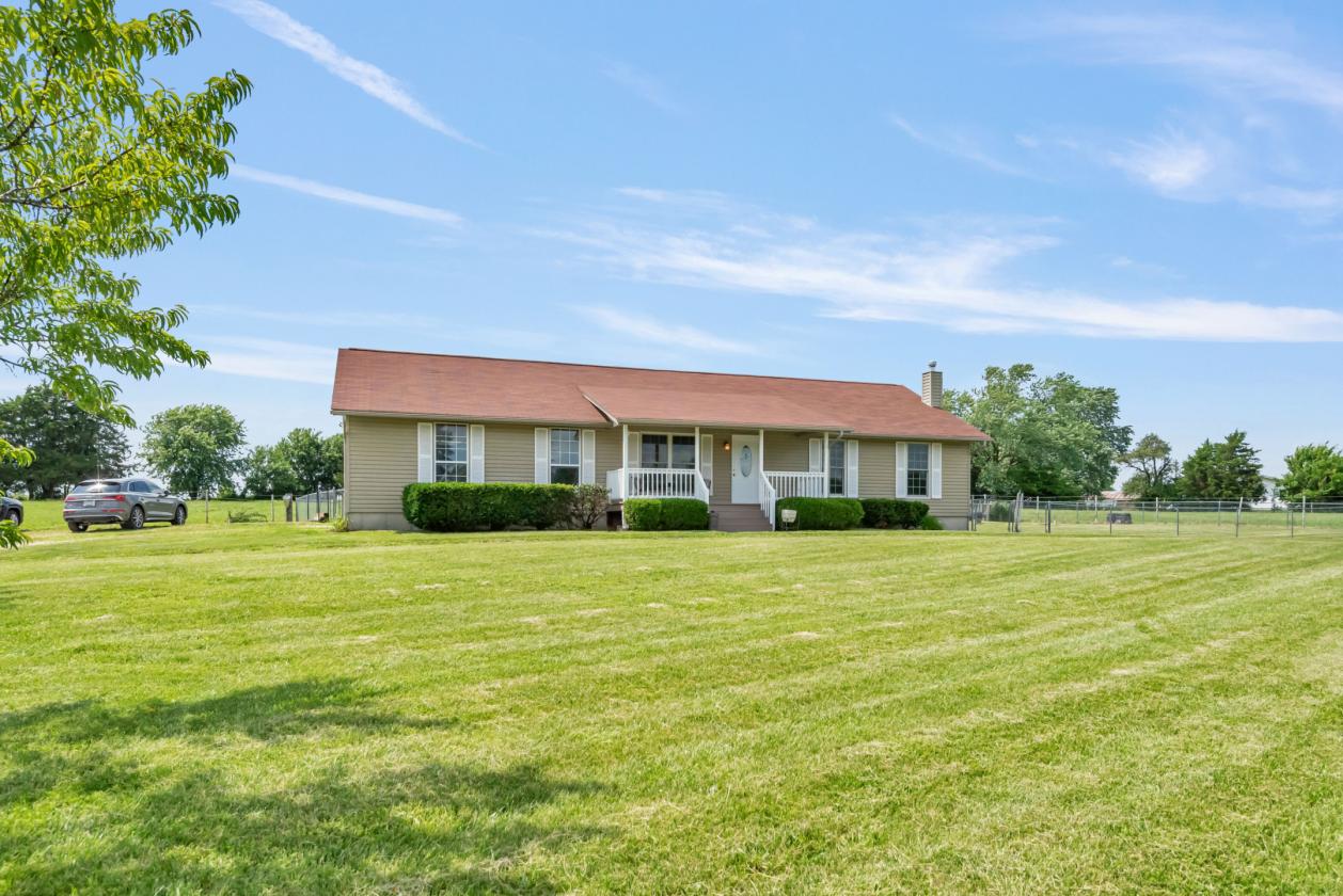 Ranch Home With Shed-Row Barn & Pasture - photo 16