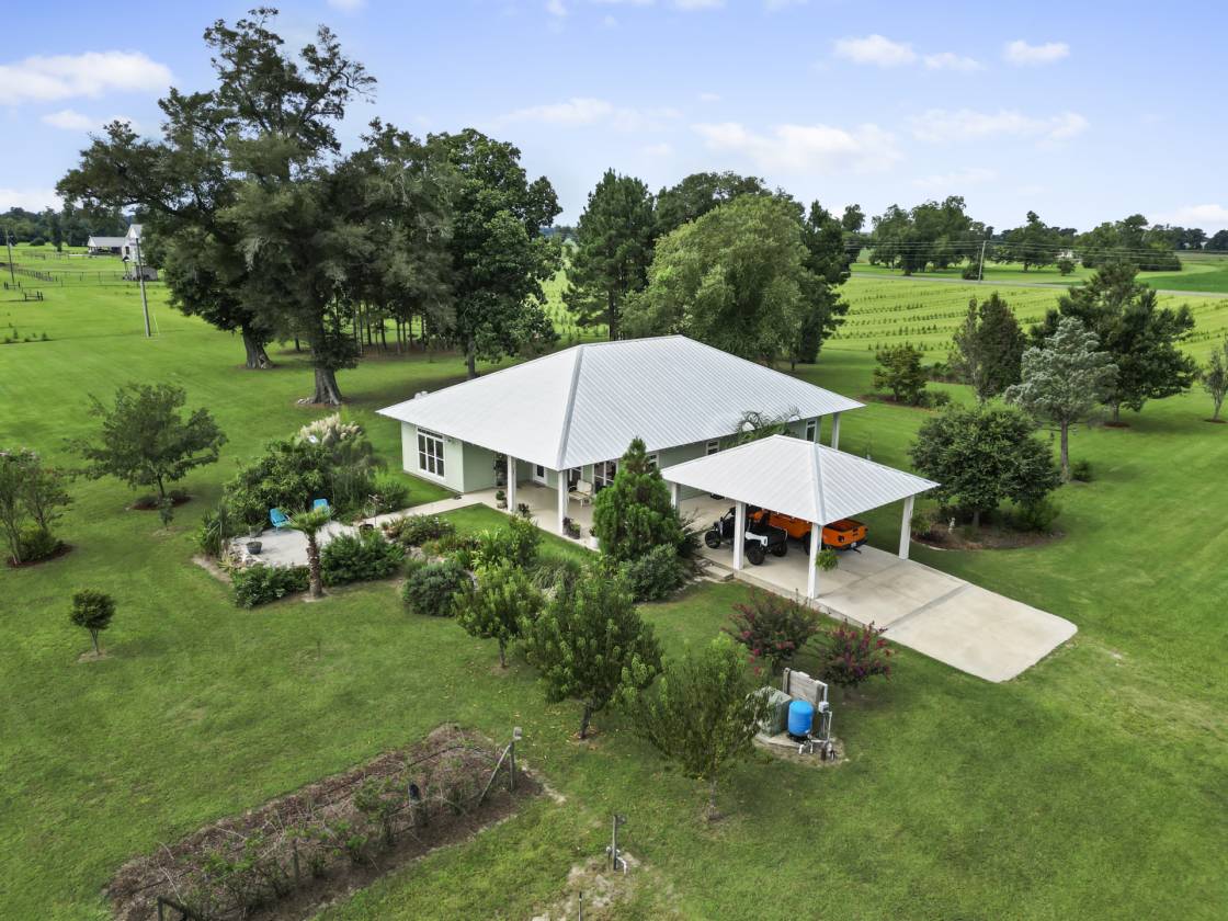 Horse Property for sale.