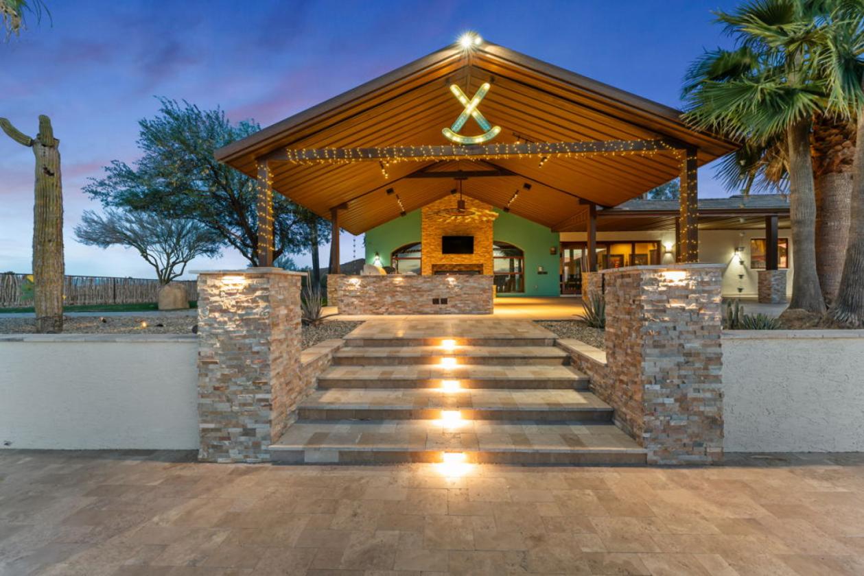 Premier Equestrian Estate Backing State Land - photo 13