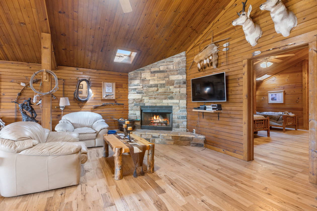 NEW PRICE! 38 ACRE HORSE FARM! - photo 5