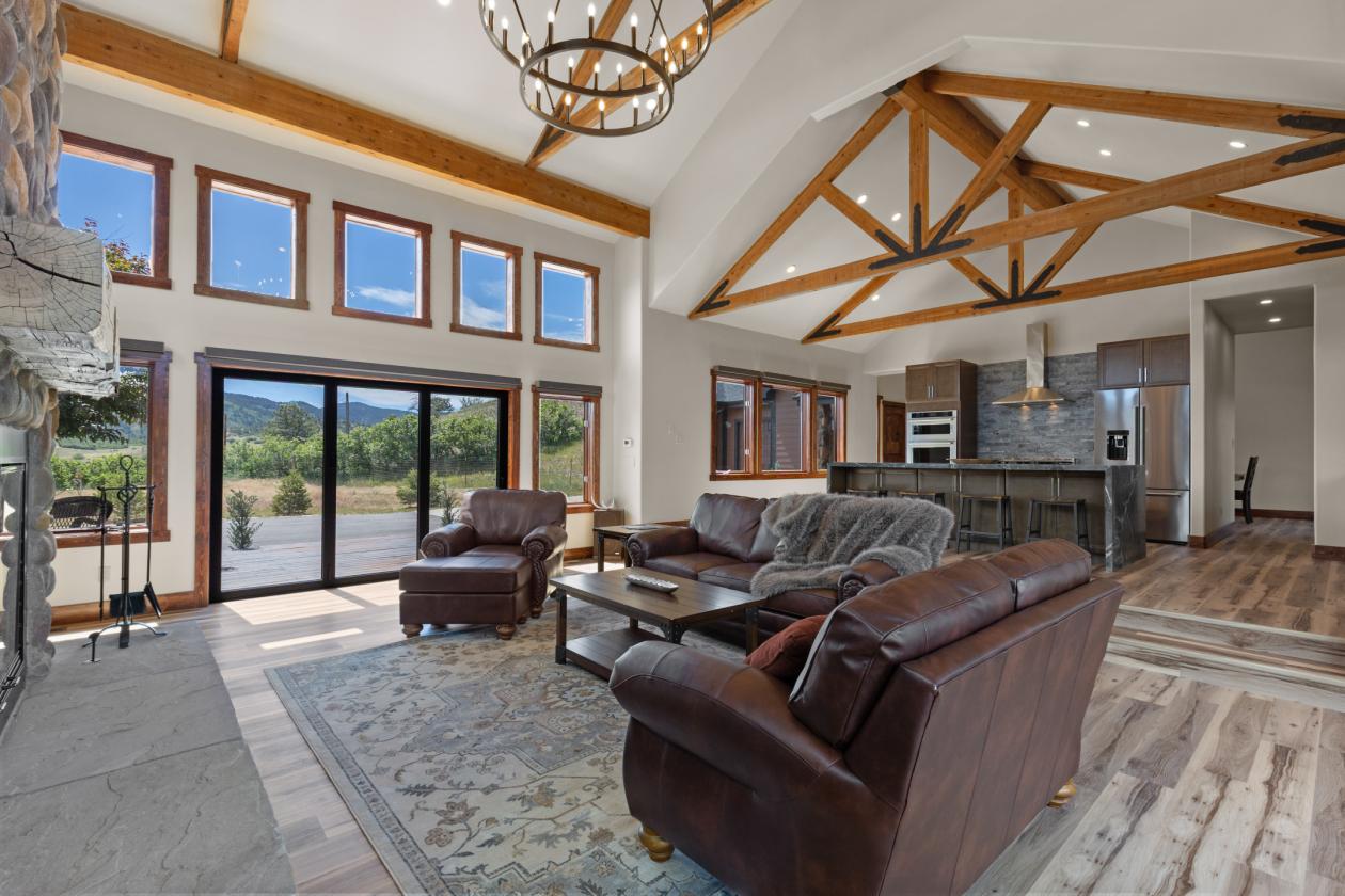 A Luxurious Equestrian Mountain View Estate! - photo 7