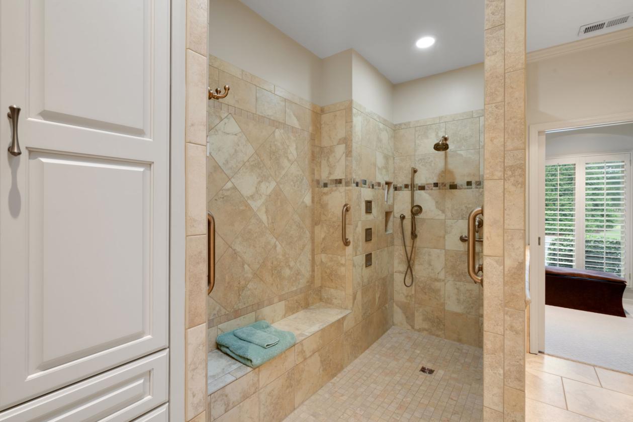 Magnificent 31+ ac equestrian estate - photo 15