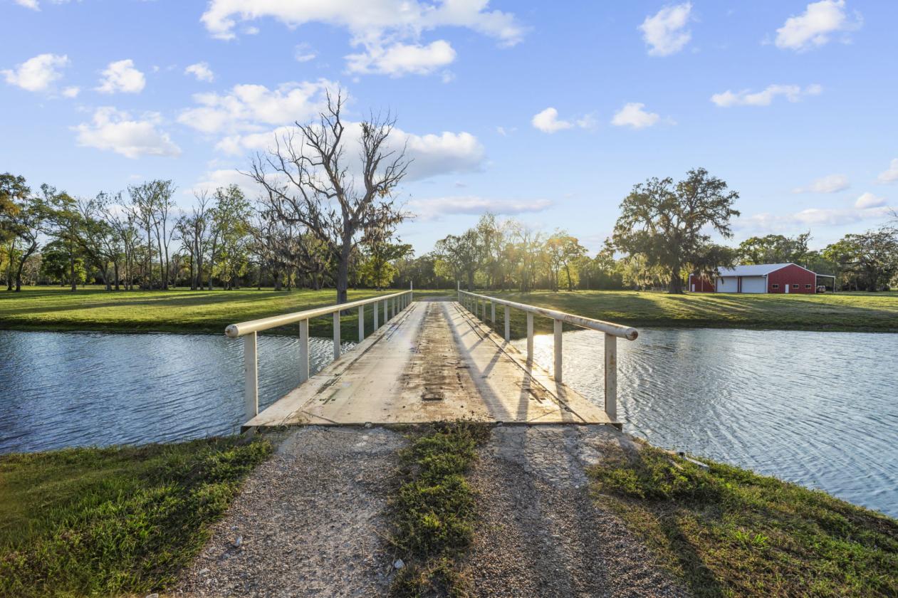621 Acres of Texas Luxury - photo 23