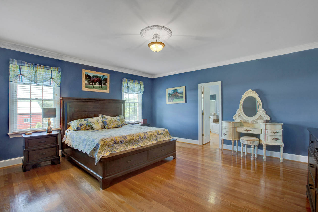 to Longview Farm a turnkey horse farm Elon, Caswell County