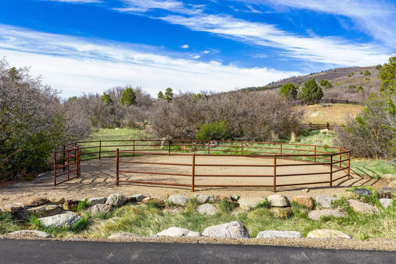 Turn-Key Horse Property With Western Riding & Ski - photo 5