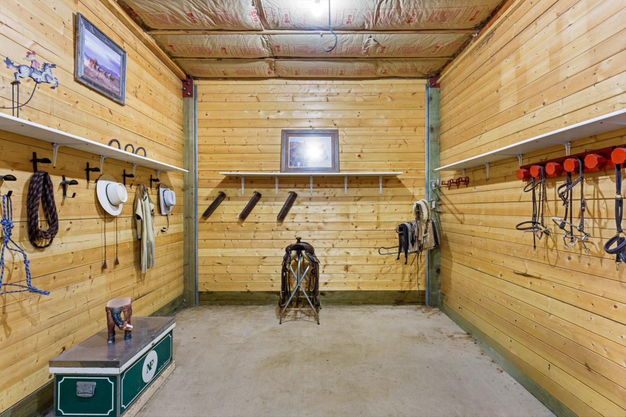 Charming horse property on private lane - photo 21