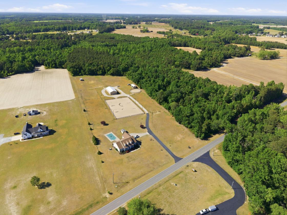 Horse Farm with Lighted Riding Arena and Pool - photo 25