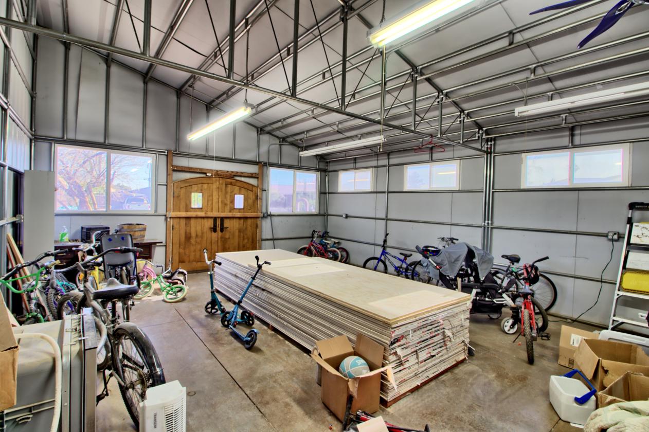 Horse property w/ Stables, RV garage ... - photo 19