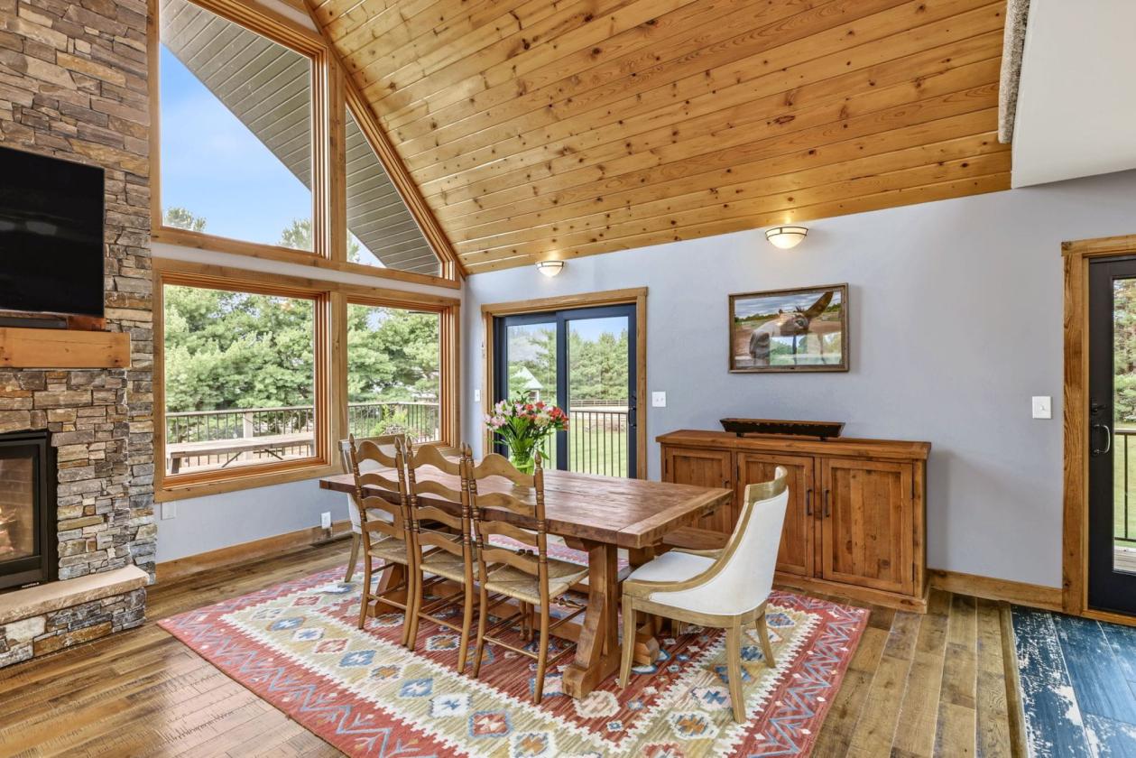 Gorgeous home on 10 acre equestrian property - photo 14