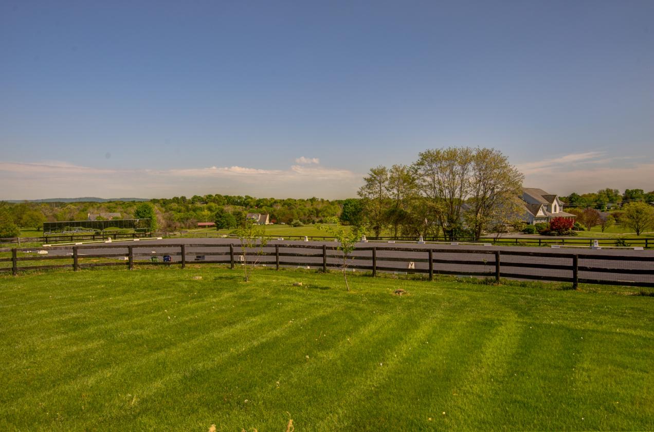 Picturesques Equestrian Retreat in Loudoun County - photo 5
