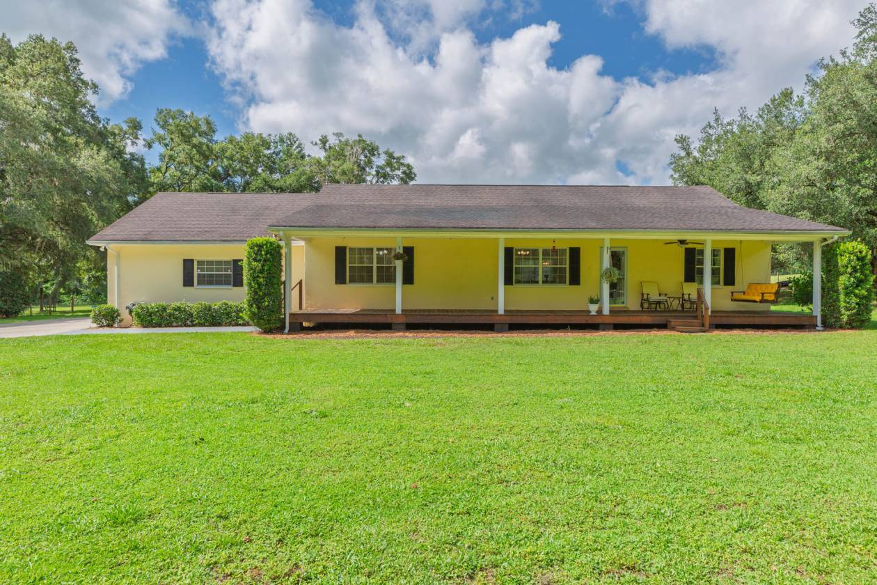 Horse Property for sale.